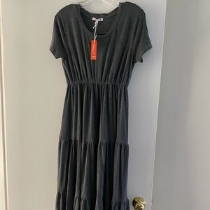 Sundry Maxi Dress size Medium
